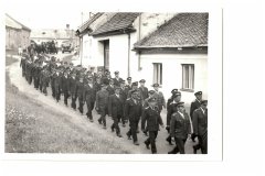 100-let-pruvod_10-27