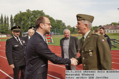 02 Privitani se s reditelem skoly panem Machackem